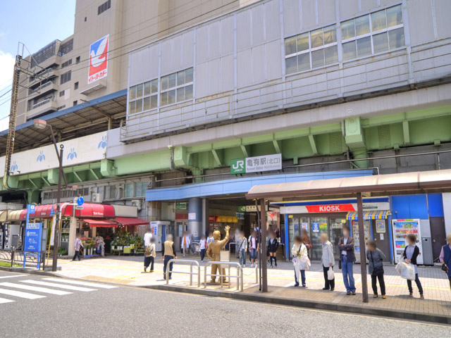 【ＪＲ亀有駅】駅ビルBeansにはファッション、雑貨、レストラン、カフェなどがあり、夜21時まで営業。（一部飲食店は23時まで）
