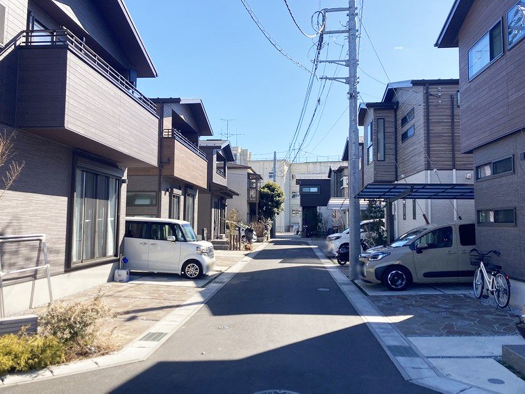 【街並み】柏第八小学校まで徒歩1分の近さ！小さなお子様も安心して通学できます！
