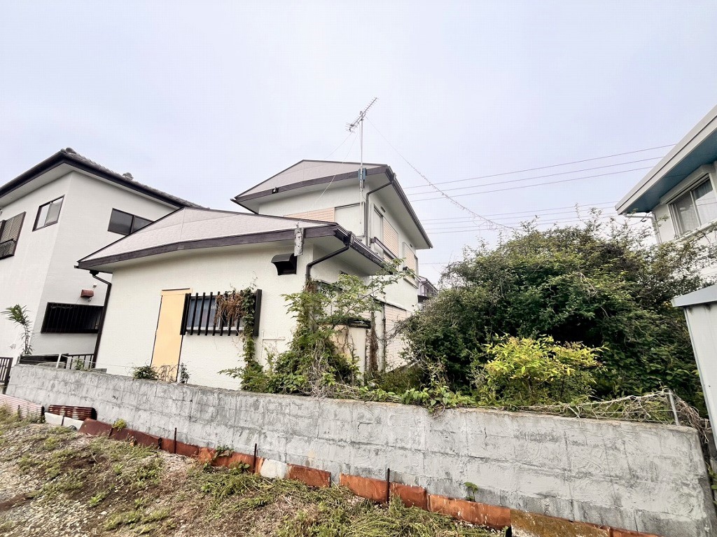 小学校まで徒歩8分とお子様の通学も安心の距離！